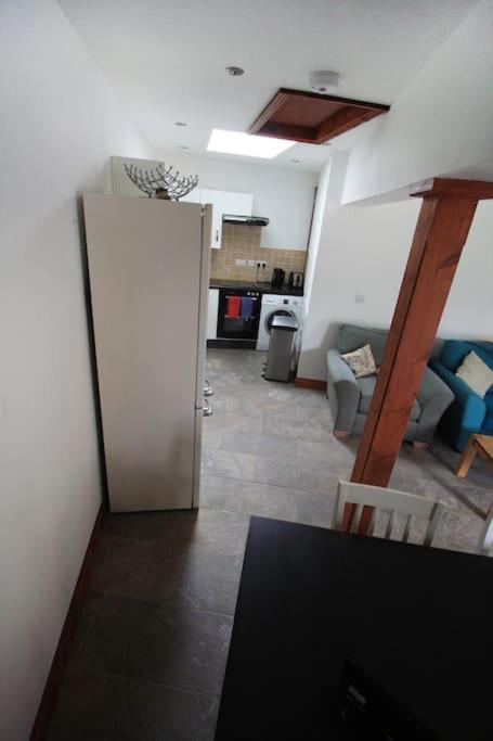 A Nicely Presented Friendly Comfortable Eco Cottage Торнбери Экстерьер фото