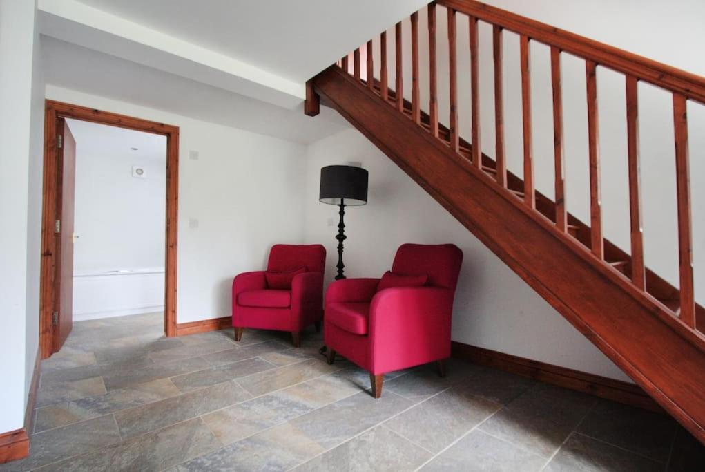 A Nicely Presented Friendly Comfortable Eco Cottage Торнбери Экстерьер фото